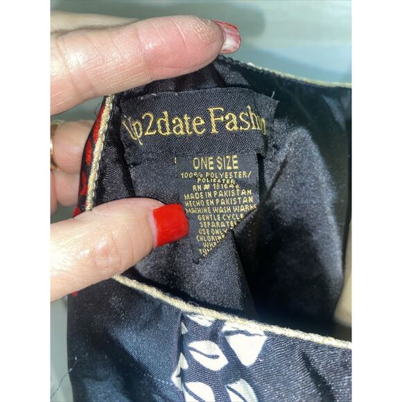 Up2date Fashion Black And Floral Print Kaftan One Size Loose Maxi Dress - Picture 9 of 9